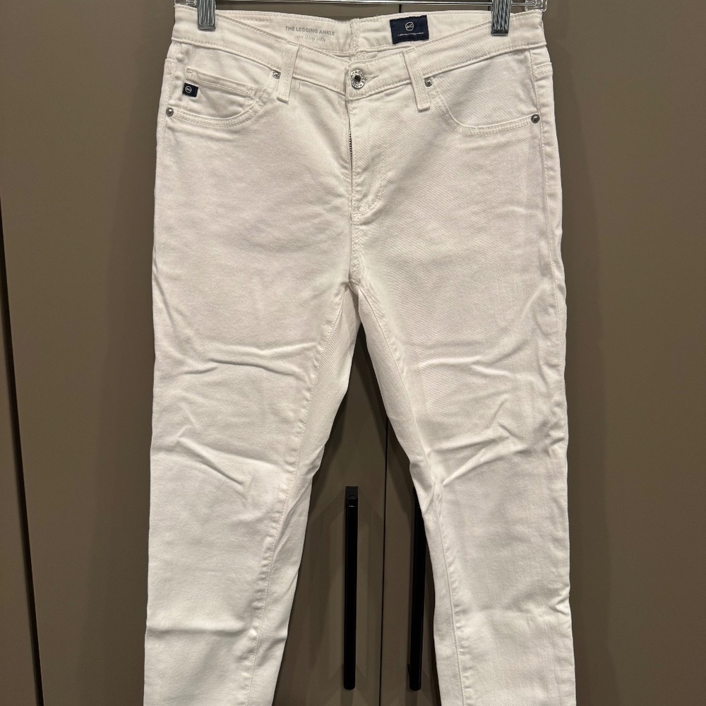 WHITE ADRIANO GOLDSCHMIED "SUPER SKINNY ANKLE" JEANS, SIZE 28R